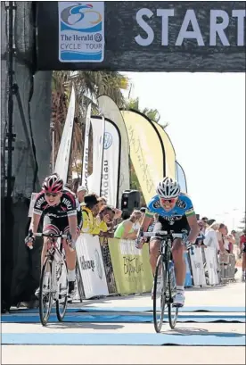  ?? Picture: EUGENE COETZEE ?? PHOTO FINISH: Port Elizabeth’s Anriette Schoeman took first place again in The Herald VW Cycle Tour 106km race in the women’s category beating Monique Gerber at the line yesterday