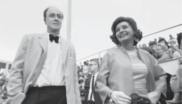  ?? THE ASSOCIATED PRESS FILE PHOTO ?? Actress Patricia Neal and her husband Roald Dahl arriving at the 1969 Academy Awards. After Neal suffered a stroke, Dahl devised an intensive and ground-breaking treatment plan.