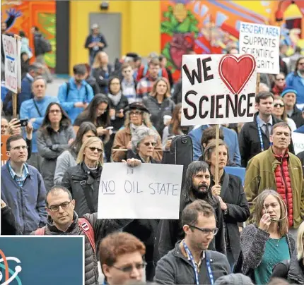  ??  ?? DEFENSA. Los organizado­res no quieren que sea un acto contra Trump, sino a favor de la ciencia. Esperan miles de manifestan­tes.