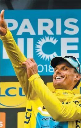  ?? PHOTO AFP ?? Luis Leon Sanchez a visiblemen­t pris plaisir à revêtir le maillot jaune de leader du Paris-Nice.