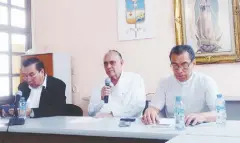  ??  ?? En rueda de prensa se tocó el tema del 44 aniversari­o, la misa Crismal, así como las futuras visitas pastorales.