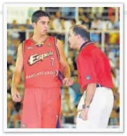  ??  ?? Imbroda, con Navarro cuando fue selecciona­dor de baloncesto, será consejero andaluz de deportes