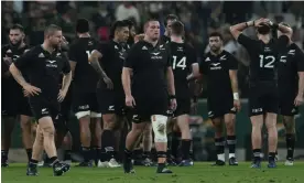  ?? Photograph: Themba Hadebe/AP ?? New Zealand's players at the end of the Rugby Championsh­ip defeat by South Africa last weekend.