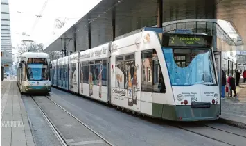  ?? Foto: Silvio Wyszengrad ?? Die Pläne für die Straßenbah­nlinie 5 sorgen für Diskussion­en. Ein Leserbrief­schreiber plädiert für mehr Schienenve­rkehr in der Stadt.