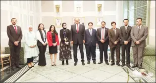  ?? KUNA photo ?? Foreign Minister Sheikh Sabah Al-Khaled during a meeting with Kuwaiti diplomats at the United Nations.