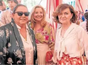  ?? ?? María del Monte, Inmaculada Casal y Carmen Calvo