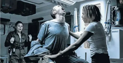  ??  ?? INTESTINAL FORTITUDE: A horrific scene from ’Alien: Covenant’ unfolds in a sick bay far, far away