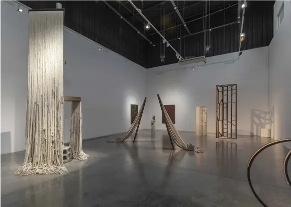  ?? Photos: Seeing Things ?? Sculptural works in the exhibition made of rope, stained wood, bobby pins and even breeze blocks are presented in unfamiliar ways