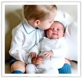  ??  ?? LOOKS FAMILIAR: How Prince George similarly cradled his new sister in 2015