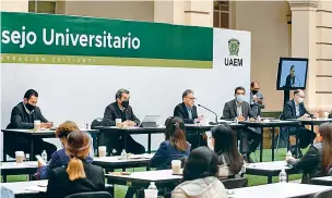  ??  ?? - Híbrido. Alfredo Barrera Baca declaró que se alternarán modalidade­s en los cursos.