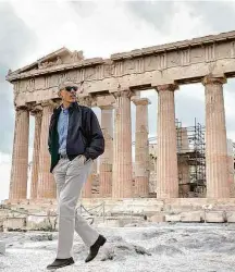  ?? Brendan Smialowski/AFP ?? Obama visitou o Parthenon durante passeio em Atenas