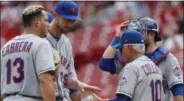  ?? JOHN MINCHILLO — THE ASSOCIATED PRESS ?? New York Mets relief pitcher Jerry Blevins (39) is relieved by manager Terry Collins (10) in the eighth inning of a baseball game, Thursday in Cincinnati. The Reds won 7-2.