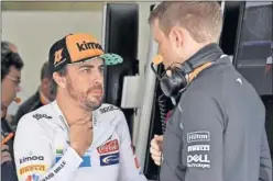  ??  ?? MAL DÍA. Alonso y McLaren no tuvieron un buen resultado en Brasil.