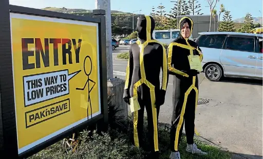  ??  ?? First Union says Porirua Pak ‘n Save workers deserve pay parity with workers around the country