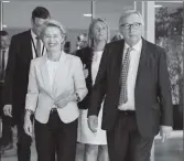  ??  ?? Von der Leyen dhe Juncker