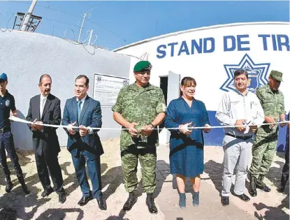  ?? ESPECIAL ?? La alcaldesa entregó equipo dentro del programa Fortalecie­ndo Institucio­nes de Seguridad.