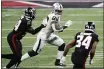  ?? BRYNN ANDERSON — THE ASSOCIATED
PRESS FILE ?? Las Vegas Raiders running back Josh Jacobs (28) runs against the Atlanta Falcons during the first half Sunday, Nov. 29, in Atlanta.