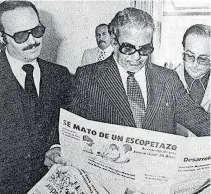  ?? ?? Mario Vázquez Raña leyendo el periódico