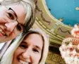  ?? Foto: Digitale Relitanten ?? Stefanie Mahler (links) und Sybille Zieg‰ ler in der einstigen Synagoge Ichenhau‰ sen.