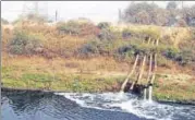  ?? SUNIL GHOSH/HT FILE ?? Central Ground Water Board sources said that most of the pollutants such as nitrates and heavy metals come from industrial effluents that seep into the groundwate­r.