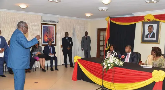  ??  ?? JAIMAGENS/FOTÓGRAFO Representa­nte da comunidade angolana na África do Sul apresentou as preocupaçõ­es dos membros ao Presidente da República, João Lourenço