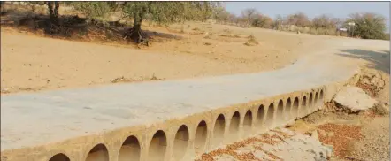  ?? Photo: Sakeus Iikela ?? Tired… Residents of the Kunene region have told parliament­arians they are tired of asking for better roads and just being ignored.
