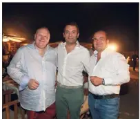  ?? (Photo Franz Chavaroche) ?? Franck de Lapersonne, Florian Philippot et David Rachline ont fait table commune jeudi soir à la soirée de Marcel Campion.