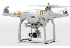  ??  ?? Der Phantom 3 Profession­al von DJI gehört zu den ersten Multicopte­rn, die Videos in 4K aufnehmen – der Anschaffun­gspreis für das Profi-Modell ist mit 1400 Euro dementspre­chend hoch.