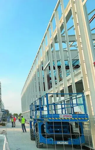  ??  ?? El nuevo hospital de pandemias está construido así al 40% y las obras avanzan muy rápido