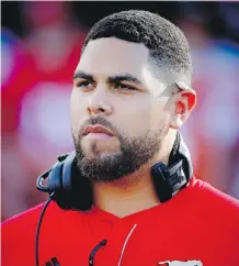  ?? AL CHAREST ?? Calgary Stampeders defensive line coach Corey Mace says boxing training “does translate over to the game” of football.