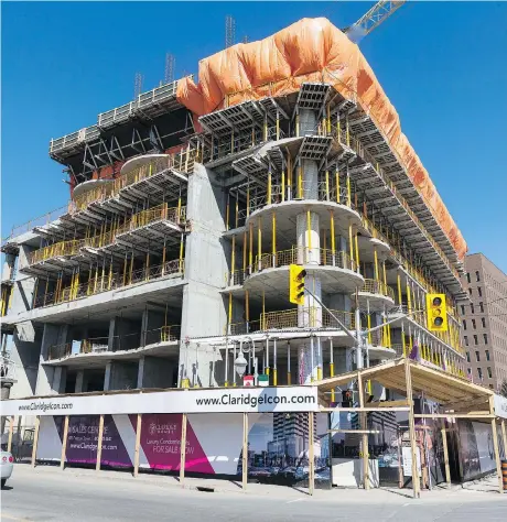  ?? ERROL MCGIHON ?? Work involving heights has been halted at the Claridge Icon condominiu­m site at the intersecti­on of Preston Street and Carling Avenue.