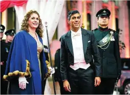  ?? EFE ?? Rishi Sunak y su mujer, anoche en el «Banquete del Lord Mayor»