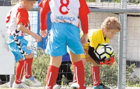  ?? CD LUGO ?? Varios jugadores de un partido de benjamines del Lugo