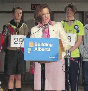  ?? EDWARD DAWSON/FILES ?? Former premier Alison Redford announces a modernizat­ion project at Foothills Composite High School in Okotoks in 2014.