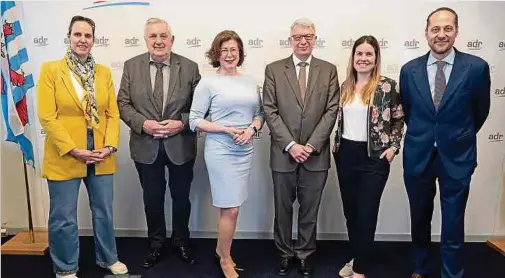  ?? Foto: Alain Piron ?? Das sind die ADR-Kandidaten für die Europawahl 2024: Nicky Stoffel, Jeff Engelen, Sylvie Mischel, Fernand Kartheiser, Alexandra Schoos und Alex Penning (v.l.n.r.).