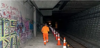  ?? DOMINICO ZAPATA/STUFF ?? The entrance to the undergroun­d train tunnel that runs beneath Hamilton central.