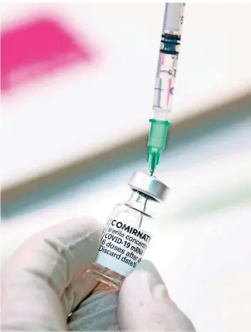 ?? FOTO: FABIAN SOMMER/DPA ?? Im Kreis Wesel wird der Corona-impfstoff bislang schnell an die Impflinge gebracht (Symbolbild).