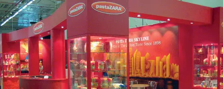  ?? ?? Pastificio storico
Pasta Zara, di proprietà della famiglia Bragagnolo, ha stabilimen­ti a Riese Pio X (Treviso, sede centrale), Muggia (Trieste) e Rovato (Brescia)