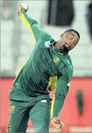  ??  ?? Andile Phehlukway­o during Wednesday night’s second ODI against Sri Lanka in Durban.