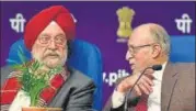  ?? MOHD ZAKIR/HT FILE ?? Union minister Hardeep Singh Puri and L-G Anil Baijal at the launch of a portal for land-pooling in February this year.