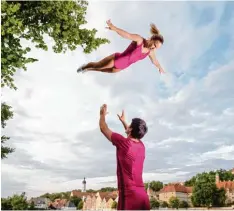  ?? Foto: M. Müller Hahl ?? Die Landsberge­r Rock ’n’ Roller Carolin Steinberge­r und Tobias Planer holten sich bei der süddeutsch­en Meistersch­aft den Titel.