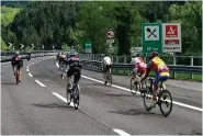  ??  ?? Un momento della pedalata dilettanti­stica sull’A1 Panoramica nel 2016, iniziativa che ritorna il prossimo 18 maggio, dopo il successo della prima edizione inaugurata lo scorso anno.