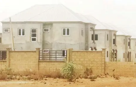  ??  ?? Gidan Salanke Housing Estate being constructe­d by the Sokoto State govt