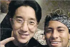  ?? FOTOS: TWITTER/M. MONTILLA ?? Neymar estuvo ayer en China cumpliendo con compromiso­s promociona­les. Hoy regresará a Barcelona. Su padre ya volvió ayer desde EEUU.