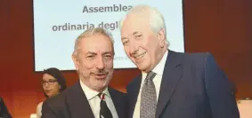  ??  ?? Azionisti Da sinistra il Ceo di Carige Paolo Fiorentino e Vittorio Malacalza, vicepresid­ente della banca