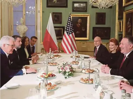  ?? EPA PIC ?? Polish Foreign Minister Jacek Czaputowic­z (left) and United States Secretary of State Mike Pompeo (right) at a meeting in the Lazienki Palace in Warsaw, Poland.