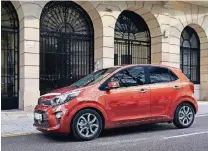  ??  ?? Im Kleinstwag­ensegment fällt der Kia Picanto mit seinen umfangreic­hen Ausstattun­gsoptionen auf.