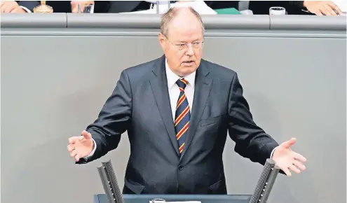  ?? FOTO: DPA ?? Der frühere Bundesfina­nzminister und NRW-Ministerpr­äsident Peer Steinbrück (69) hielt gestern seine letzte Rede im Bundestag.