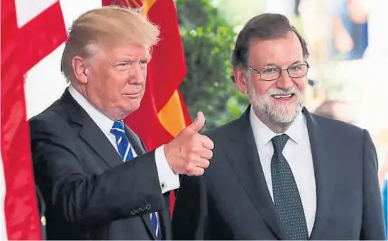  ?? (AP) ?? Reunión en la Casa Blanca. Trump apoyó la gestión de Rajoy ante el desafío de Cataluña y consideró “una estupidez” querer separar al país.