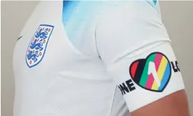  ?? Photograph: The FA/ ?? England’s Harry Kane wearing the OneLove armband in September.